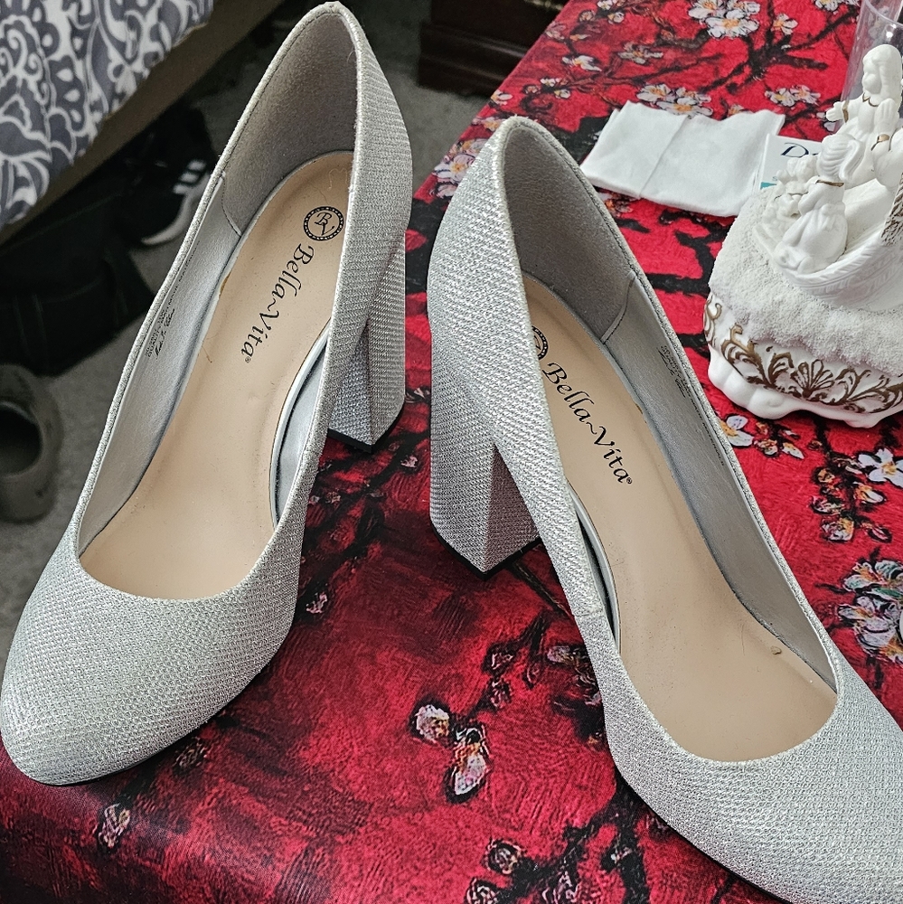 Bella Vita Women's gigi pump